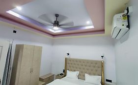 Hotel Narendra Palace